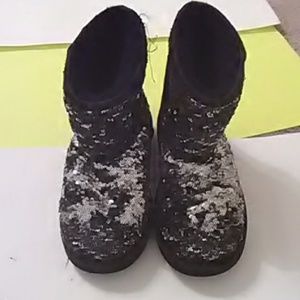 Girls boots